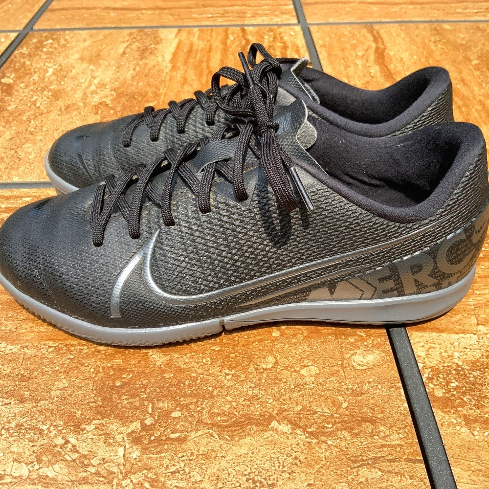 Nike Mercurial Vapor Indoor Soccer Shoe